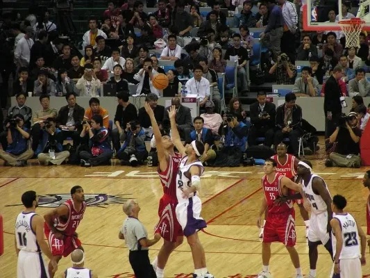 TA：滕哈格的失败清空了外界对药厂的期待，球队重新找回平衡（TA：滕哈格败北令外界对药厂降温，球队找回平衡）