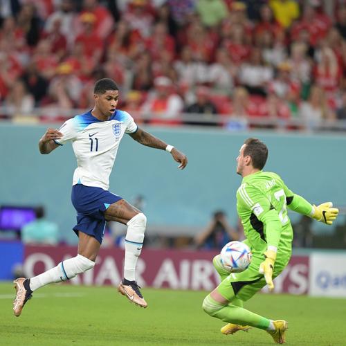 哈兰德斩获英超100球：足球把我带到了从未想象的地方（哈兰德英超百球里程碑：足球带我走向未曾设想的远方）