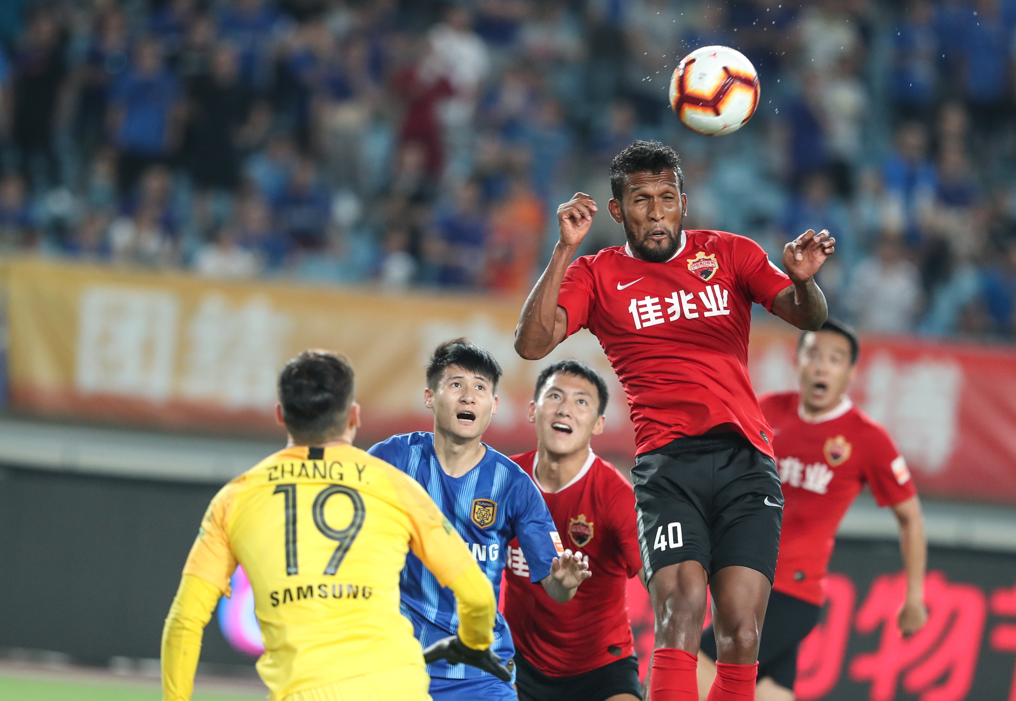 热刺旧将：弗兰克每隔五分钟就改变战术，澳波更有魄力（热刺旧将：弗兰克五分钟一变招，澳波更显魄力）