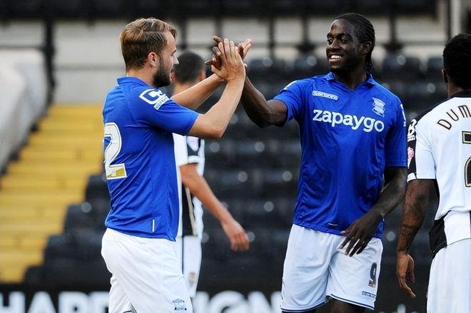 参观诺坎普，梅西：我回到了我怀念的地方，希望有一天能回来（梅西探访诺坎普：回到牵挂之地，盼有朝一日再归）