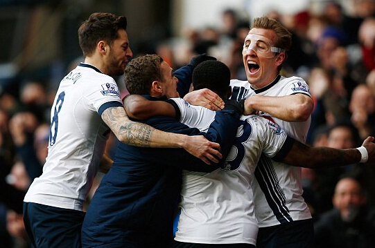 罗马诺：巴萨向效力B队的肖恩-克鲁伊维特开出为期三年新合同（罗马诺：巴萨为B队球员肖恩-克鲁伊维特提供三年期新约）