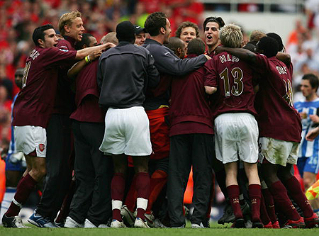 喷气机vs悉尼首发：泰勒PK图雷，霍尔曼、亚当斯出战（喷气机战悉尼首发公布：泰勒对决图雷，霍尔曼、亚当斯在列）