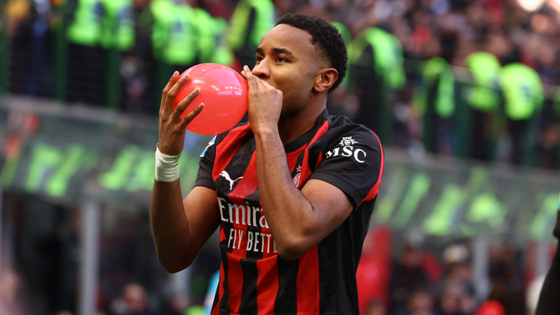 中场核心连续突破防守制造机会（中场大脑连续突击撕开防线造良机）